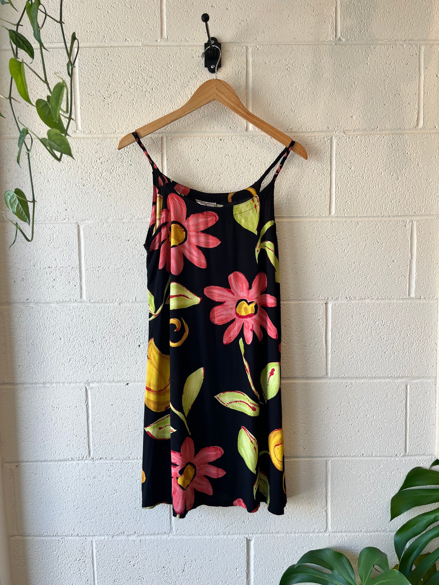 Consignment News: We're taking Summer! ☀️